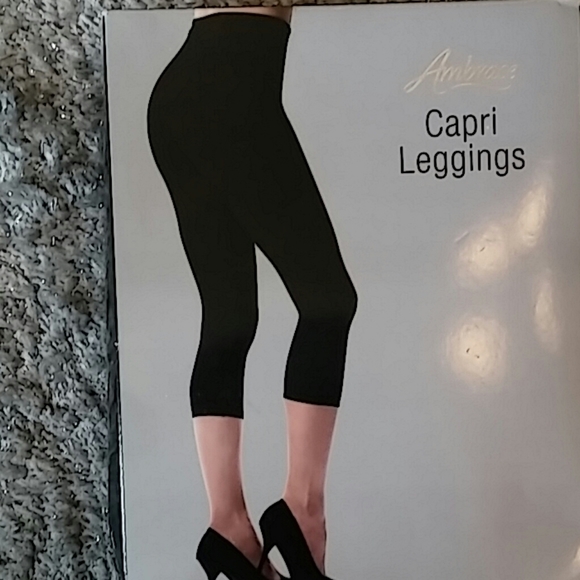 Ambrace Compression Capri Leggings - Picture 5 of 6